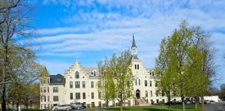 留学生“学签”少发了58%!加拿大大学损失高达34亿加元!