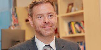 上纽大教授获美国心理学会杰出贡献奖 表彰其在全球精神卫生领域卓越贡献