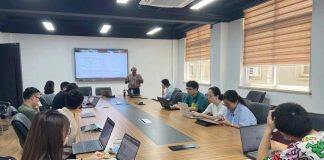 美国奥克兰大学Vijayan Sugumaran教授应邀到上海大学悉尼工商学院开设讲座