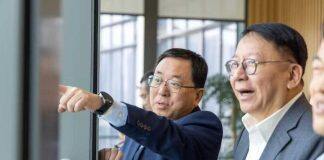 香港特区政府政务司司长陈国基一行到香港科技大学(广州)调研