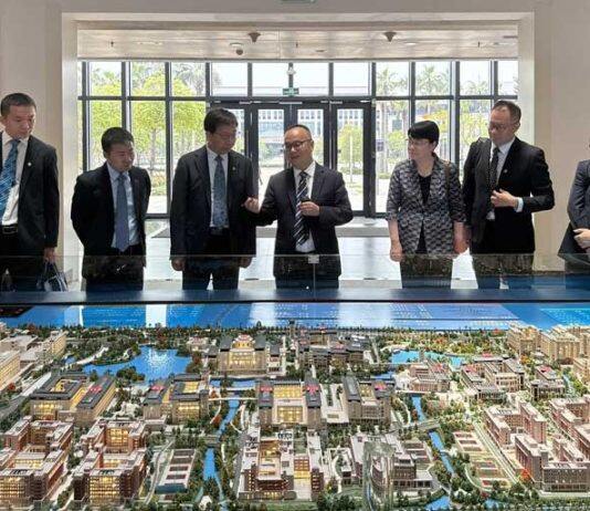 华东师范大学校长率团访问澳门大学