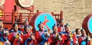 河北科技大学留学生参加2025年全国鼓王大会